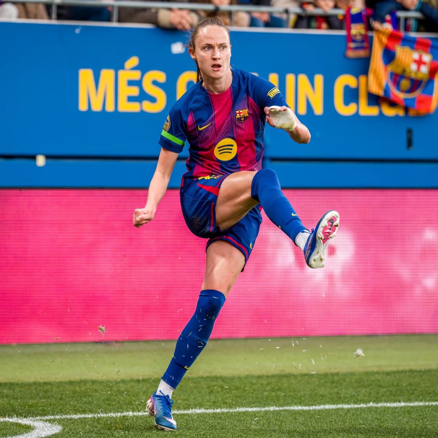 Una més al sac. Victòria del Barça a la Lliga F 🔵🔴
📸 Sony a7 V + 70-200 GM II @xavigrafia
Etiquetes (al text o a la foto):
@fcbfemeni
@ligaf
@sonyalpha
@sony.espana 

#LligaF #FCBFemeni #BarçaFemen
