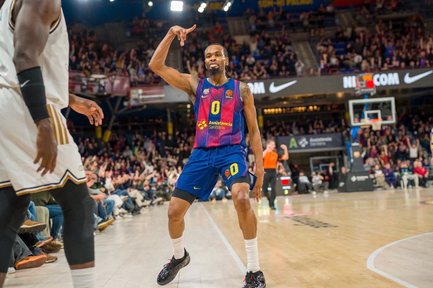 Kevin Punter, clave para la victoria del Barça 🔥
📸 Sony a7 V + Tamron 35-150
@kpjunior_ @sonyalpha

#EuroLeague #BarçaBasket #FCBarcelona #KevinPunter 
#SonyAlpha SonyA7V Tamron35150 BasketballPhoto