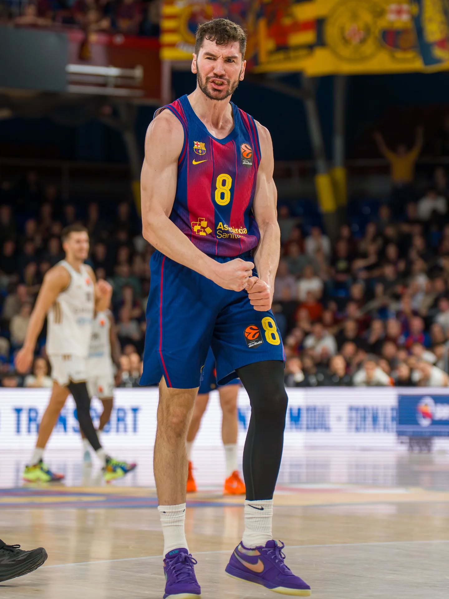 Cuando el partido se decide en los detalles, aparecen los jugadores grandes.
Brizuela, clave en la victoria del Barça en Euroliga 🔵🔴
📸 Sony a7 V + Tamron 35-150

@sony.espana
@sonyalpha
@tamron_eur