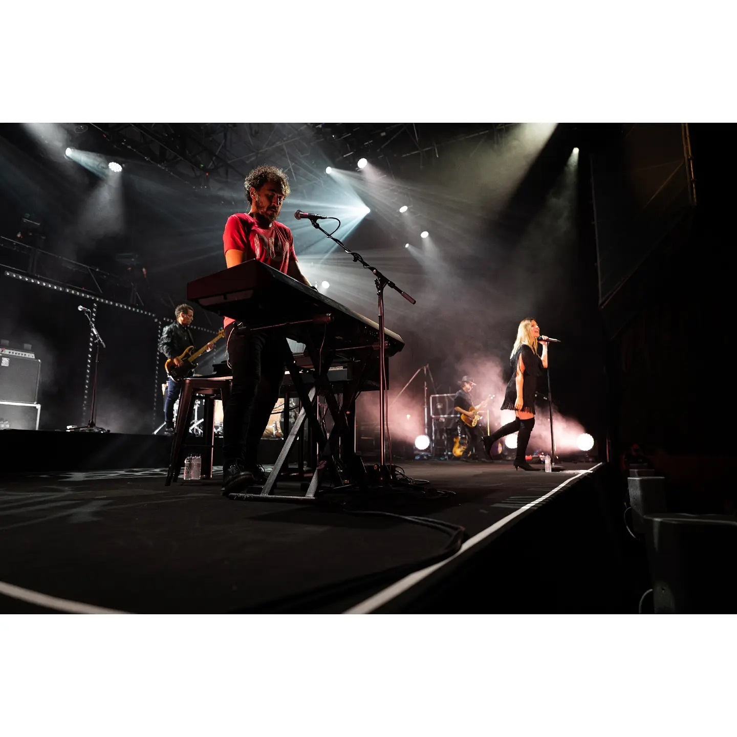 Concierto de La Oreja de Van Gogh en el Festival Jardins Terramar Sitges 2021

@laorejadevangogh
@terramarfest

#festivaljardinsterramarsitges #concierto #photooftheday #sitges  #musicphotography #lac