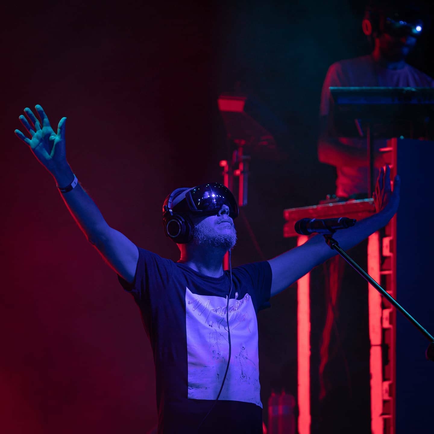Concierto de La Casa Azul en el Festival Jardins Terramar Sitges 2021

@lacasaazuloficial
@terramarfest

#festivaljardinsterramarsitges #concierto #photooftheday #sitges  #musicphotography #laculturae