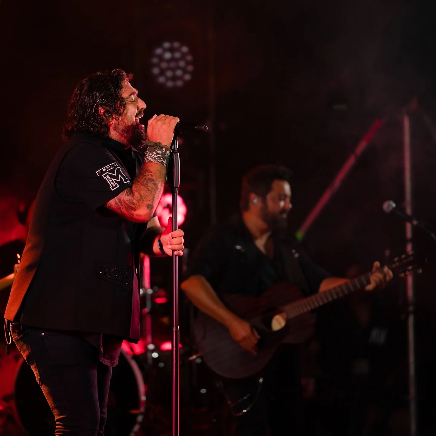 Concierto de Antonio Orozco en el Festival Jardins Terramar Sitges 2021

@antoniorozco10
@terramarfest

#festivaljardinsterramarsitges #concierto #photooftheday #sitges  #musicphotography #laculturaes