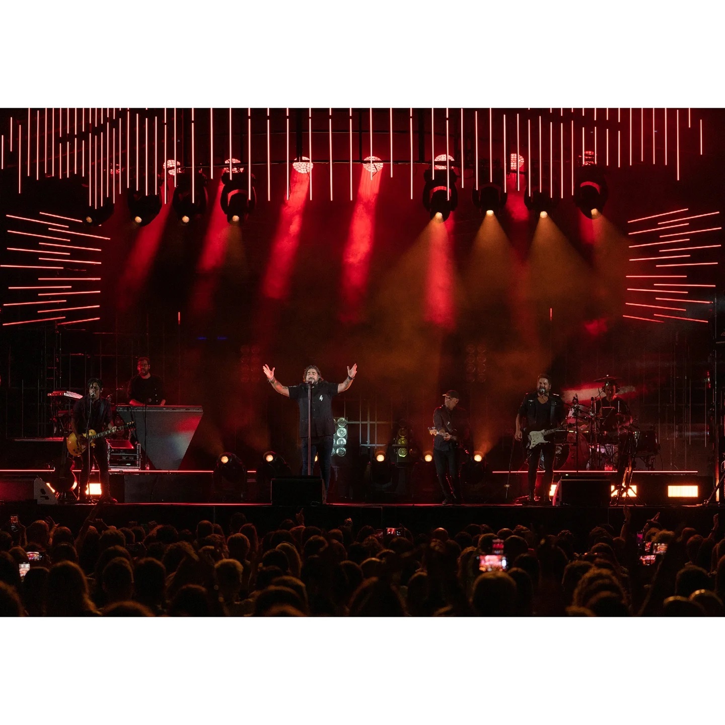 Concierto de Antonio Orozco en el Festival Jardins Terramar Sitges 2021

@antoniorozco10
@terramarfest

#festivaljardinsterramarsitges #concierto #photooftheday #sitges  #musicphotography #laculturaes