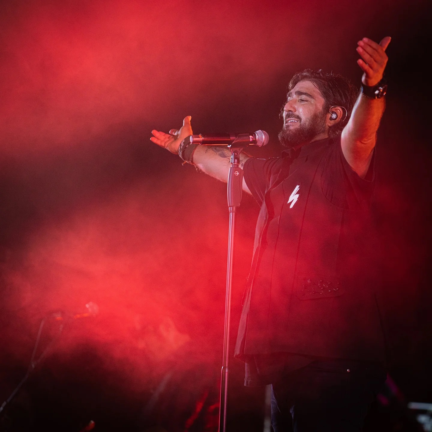 Concierto de Antonio Orozco en el Festival Jardins Terramar Sitges 2021

@antoniorozco10
@terramarfest

#festivaljardinsterramarsitges #concierto #photooftheday #sitges  #musicphotography #laculturaes
