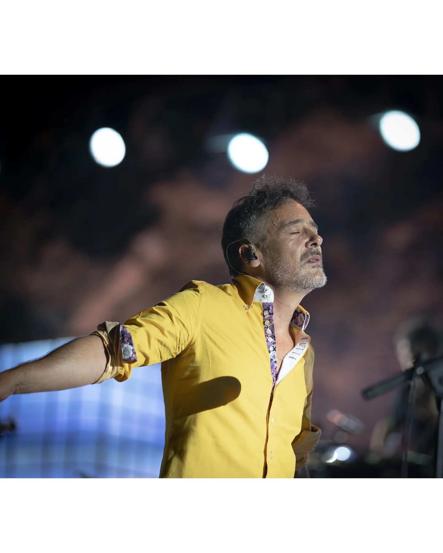 Concierto de Love of Lesbian en el Festival Grec 2021

@santibalmeslol
@juligan008
@marc__clos
@rickyfalkner
@roigsurribas
@uri_bonet
@daniferrer

@grecfestivalbcn 

#loveoflesbian #teatregrec #teatre