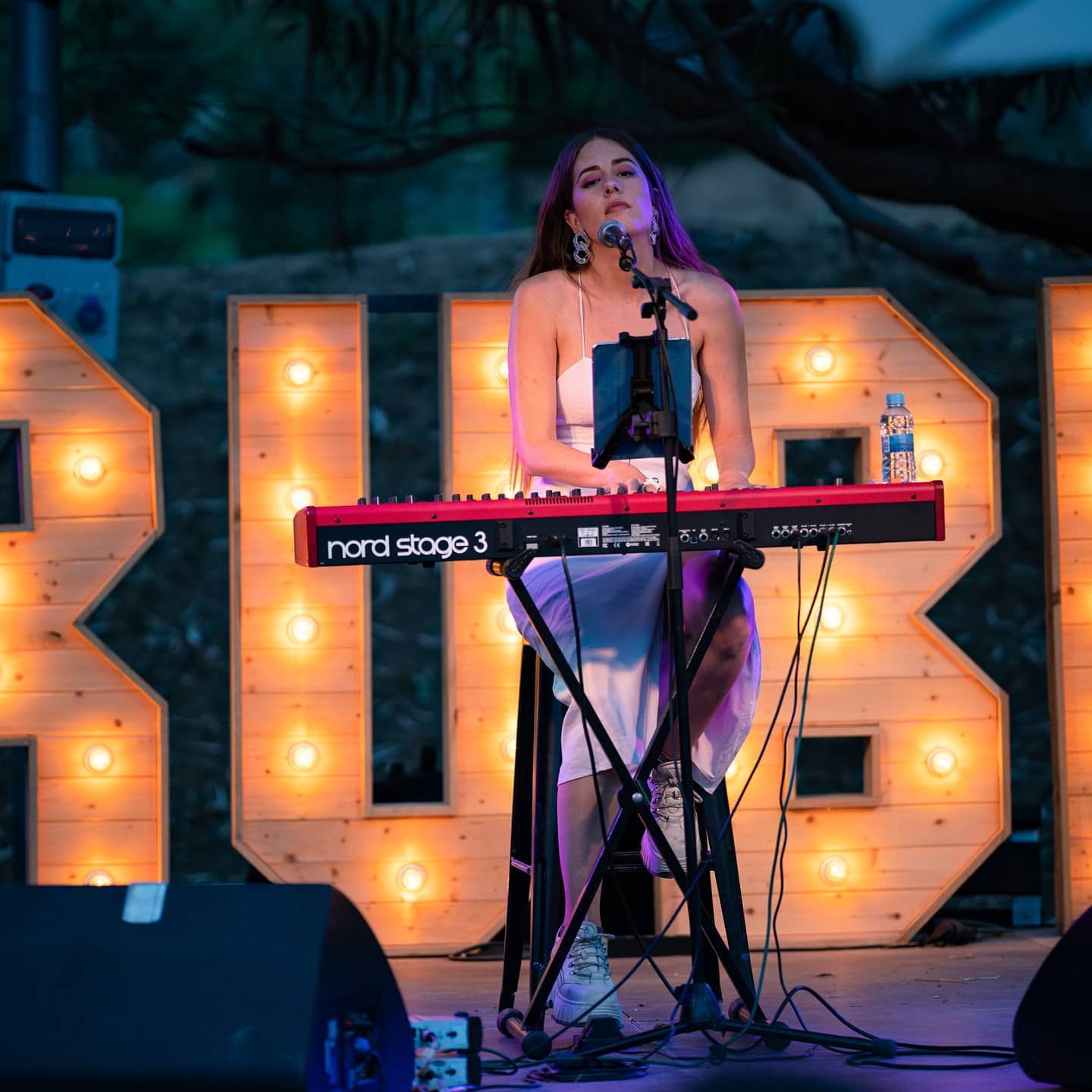 Concert d'Andrea Mir a la Festa Major de Rubí 2021 a l'Espai ARTBORETUM

@andreamirmusic

#festamajor #rubi2021 #andreamir #sonyalpha #sony135mm #sony20mm